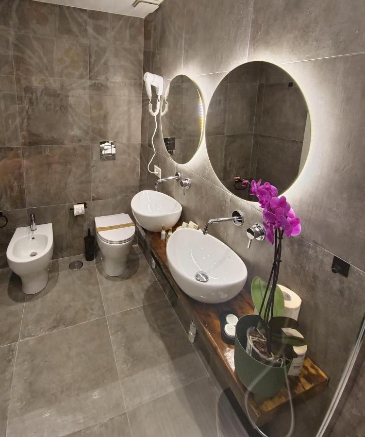 Borgo Dei Miracoli Hotel Napoli Ngoại thất bức ảnh